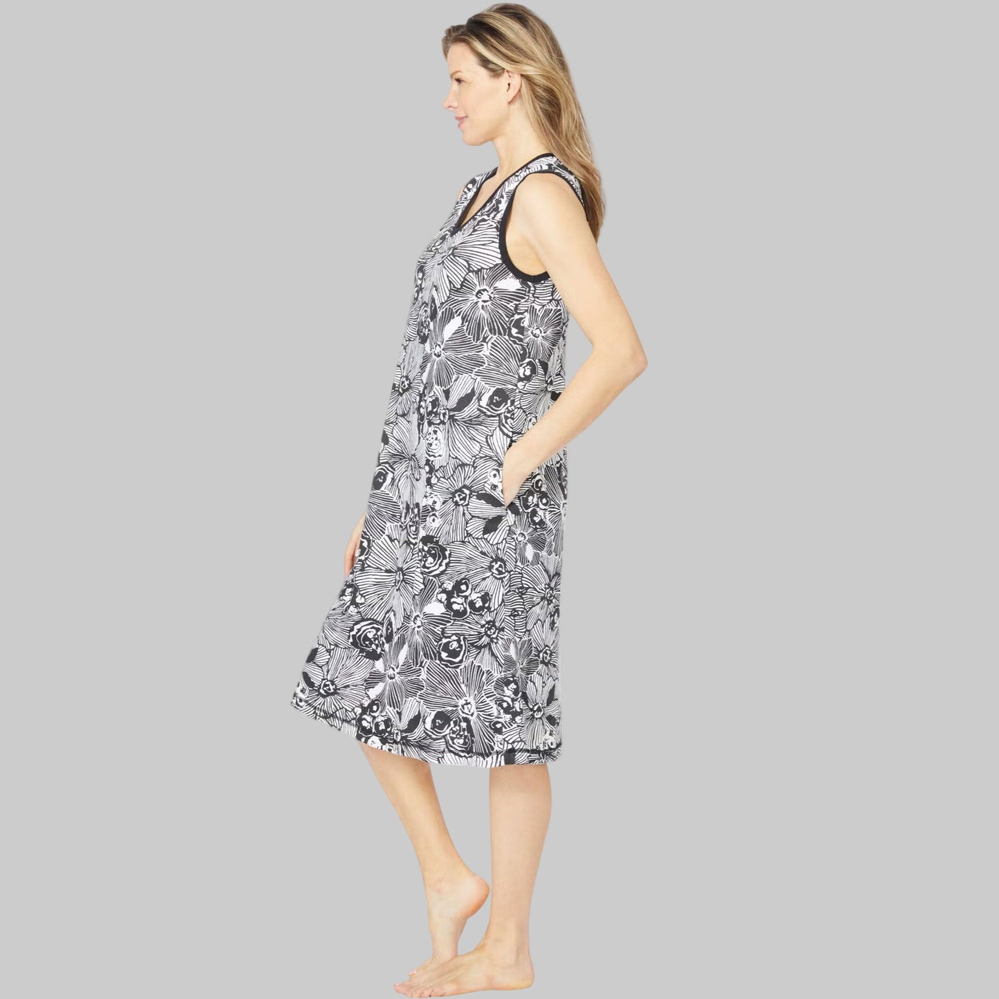 Black & White Floral V-Neck Sleeveless Lounger