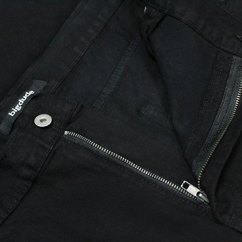 Men’s black elasticated waist jeans with straight leg, button and zip fastening, belt loops, front and rear pockets, crafted from 100% cotton denim