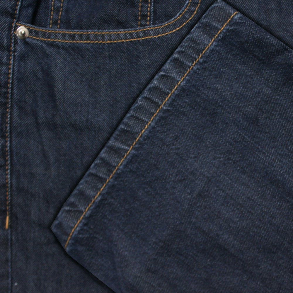 "Men’s dark wash elasticated waist jeans with straight leg, button and zip fastening, belt loops, and front and rear pockets in 100% cotton denim."