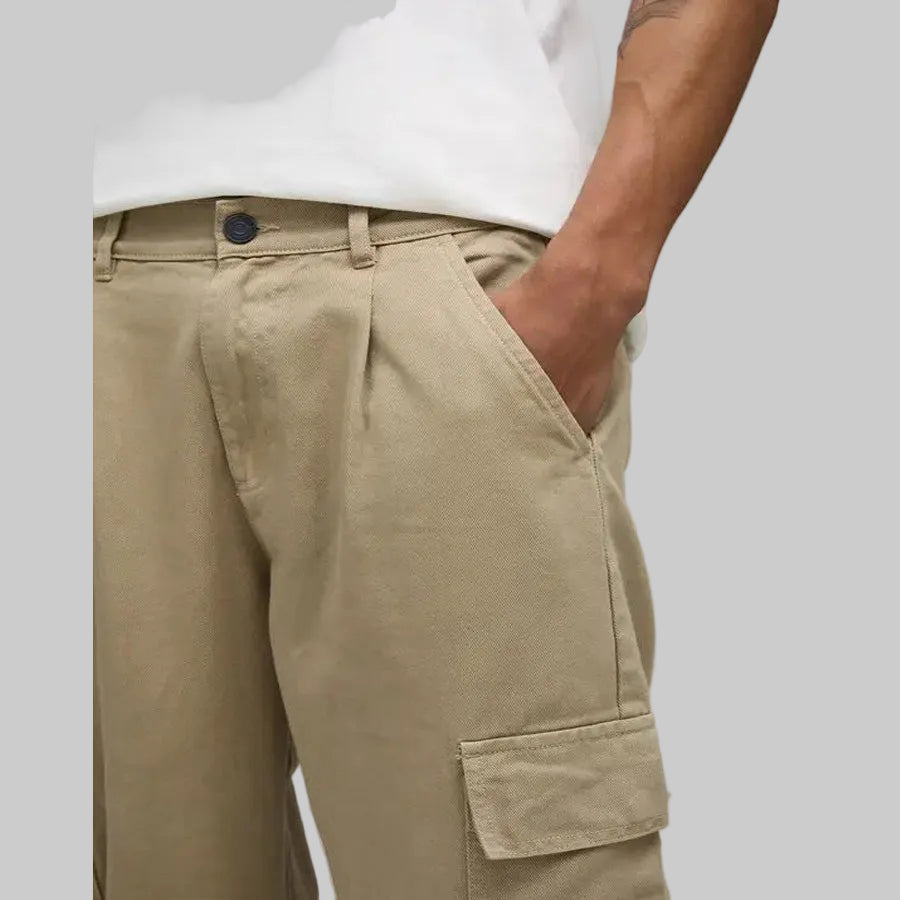 Men’s desert khaki wide-leg cargo pants with relaxed fit and utility pockets