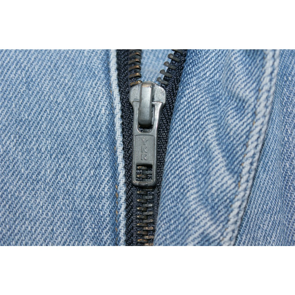 Light Wash Denim Jeans in straight leg regular fit