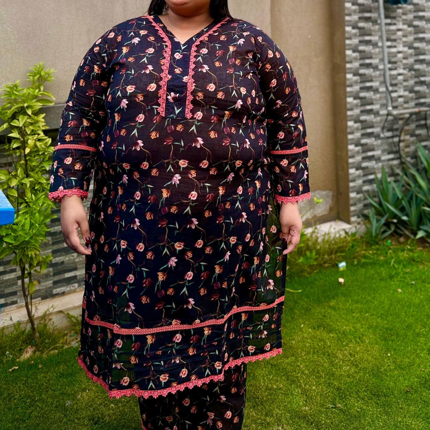 Midnight Bloom – Plus Size Stitched Floral Suit (2PC) PSW-9495