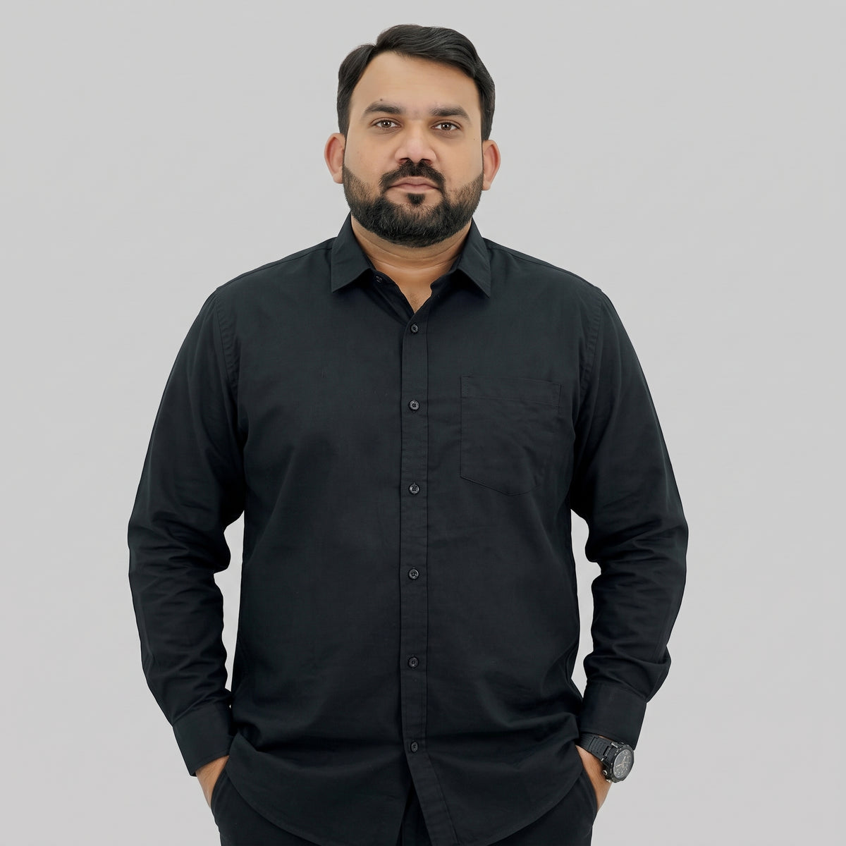 Black full-sleeve casual cotton shirt with button-front design