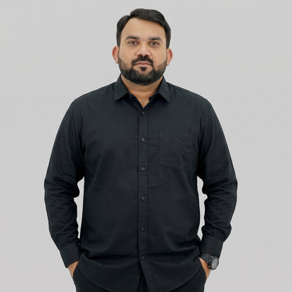 Black full-sleeve casual cotton shirt with button-front design