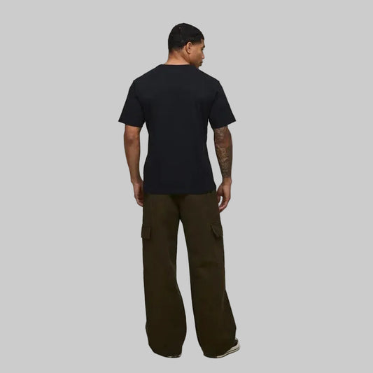 Men’s deep olive wide-leg cargo pants with relaxed fit and side pockets