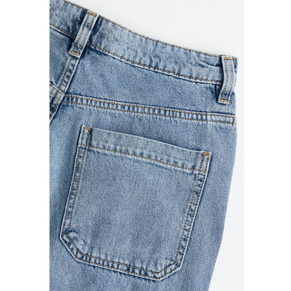 High-waist relaxed-fit baggy cargo jeans in denim blue with flap pockets