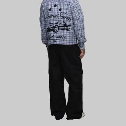 Men’s jet black wide-leg cargo pants with relaxed fit and side pockets