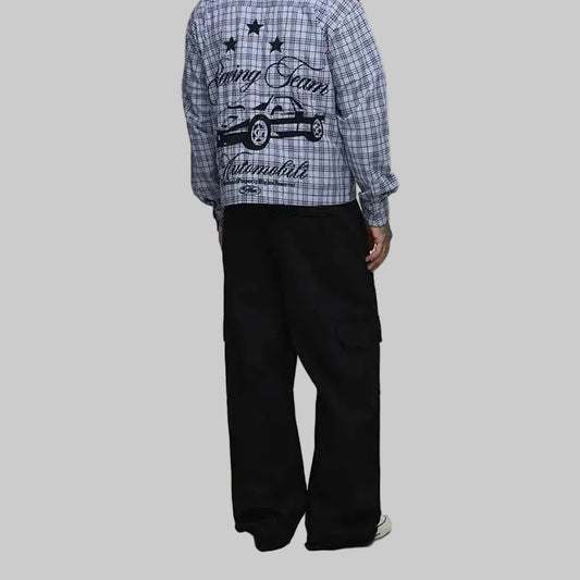 Men’s jet black wide-leg cargo pants with relaxed fit and side pockets