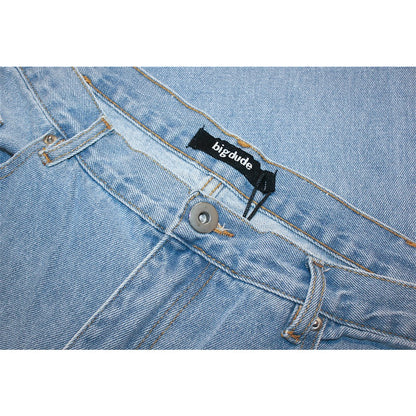Light Wash Denim Jeans in straight leg regular fit