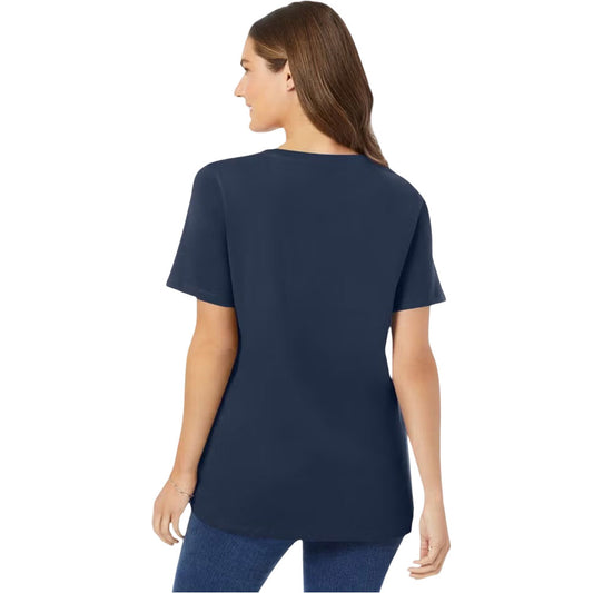 Plus-size woman in navy V-neck short-sleeve tee – PlusSize.pk