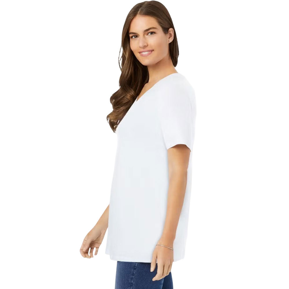 Plus-size woman wearing a white V-neck short-sleeve tee – PlusSize.pk