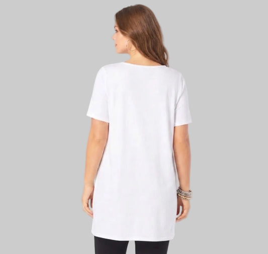 Plus-size tunic with a pleated sweetheart neckline, swing silhouette, and a 34” length. Made from breathable cotton knit for effortless style and comfort.